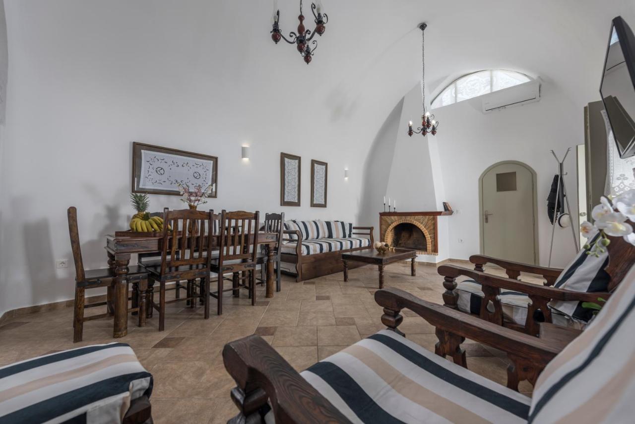 Santorini 180 Degrees Villa Pyrgos Kallistis Exterior photo
